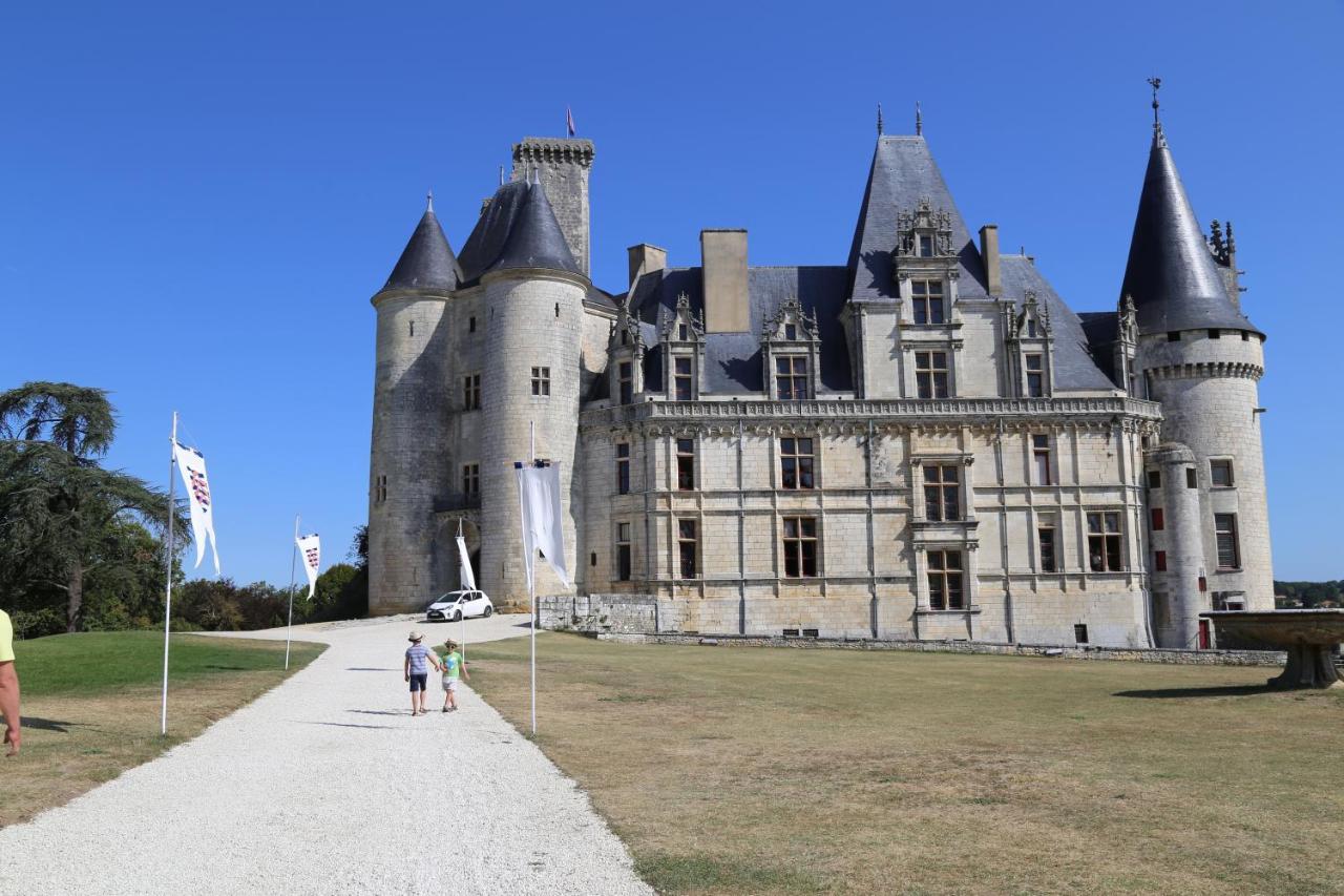 Gite Le Bonheur Hiersac Exterior foto