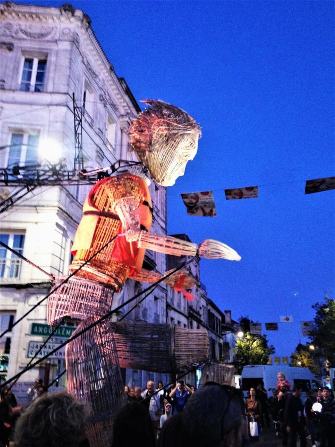 Gite Le Bonheur Hiersac Exterior foto
