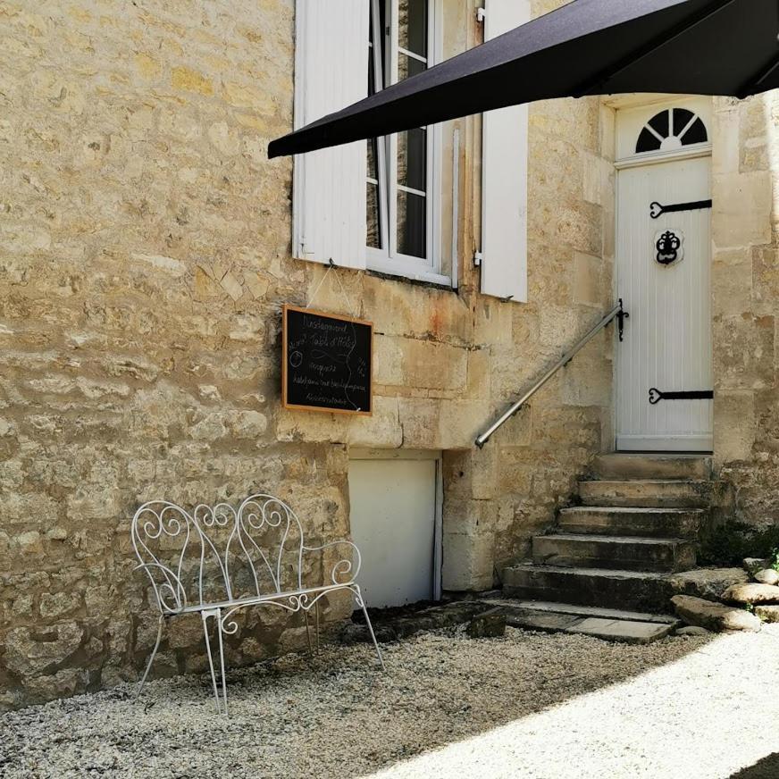 Gite Le Bonheur Hiersac Exterior foto