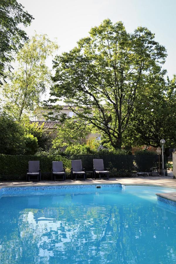 Gite Le Bonheur Hiersac Exterior foto